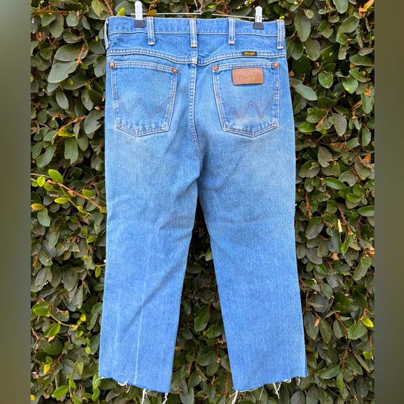 Vintage Wrangler Jeans in size 30x32 (fits like a 26) - Picture 3 of 3